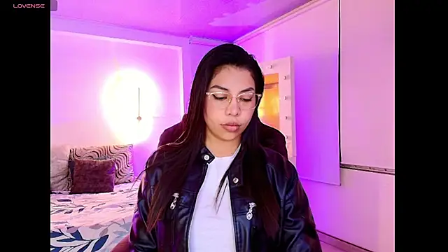 kloe28 online show from November 2025 03:54:02 AM