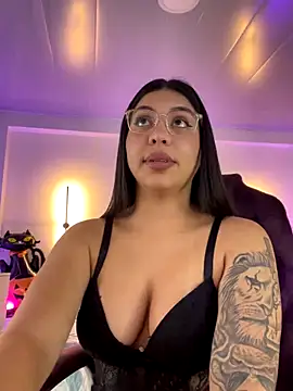 kloe28 online show from October 2025 11:42:01 AM