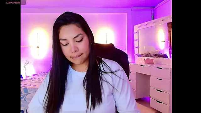 kloe28 online show from November 2025 03:45:02 AM