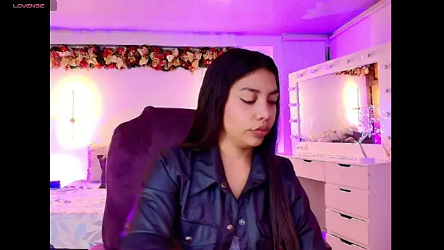 kloe28 online show from November 2025 03:54:02 AM