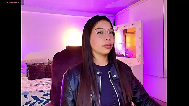 kloe28 online show from November 2025 03:43:01 AM