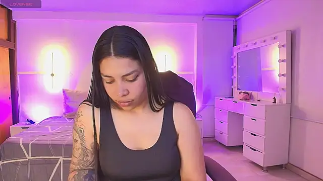 kloe28 online show from April 2026 03:46:02 AM