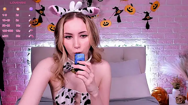 LiraKink online show from October 2025 04:23:01 AM