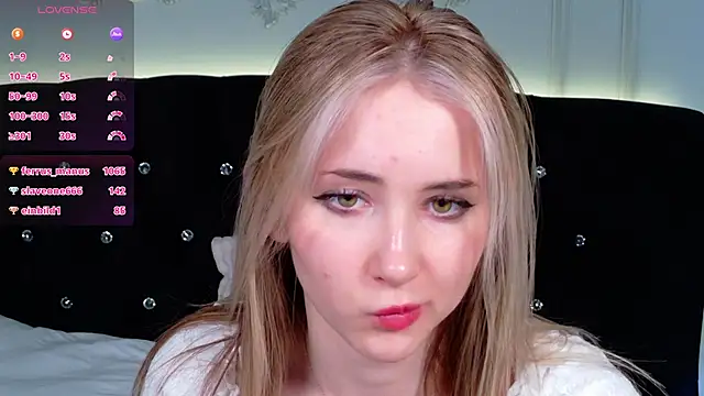 LiraKink online show from November 2025 09:47:02 AM