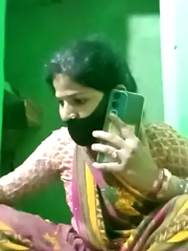 Snapshot of Cuty_nensi chatting on October 2025 02:54:01 AM Cuty nensi online show from October 2025 02:54:01 AM