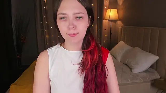 Monica  Queen online show from November 2025 05:33:02 AM