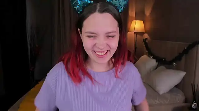 Monica  Queen online show from November 2025 05:30:01 AM