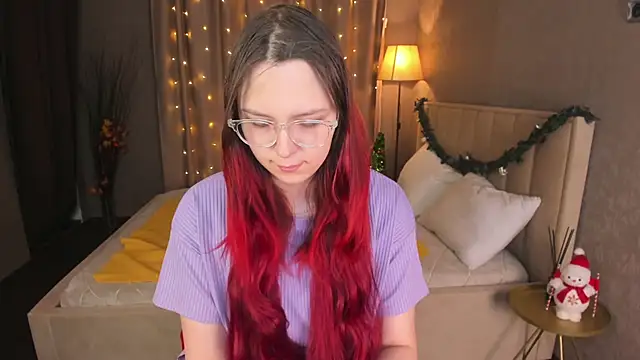 Monica  Queen online show from December 2025 12:04:01 AM