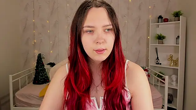 Monica  Queen online show from December 2025 12:03:02 AM