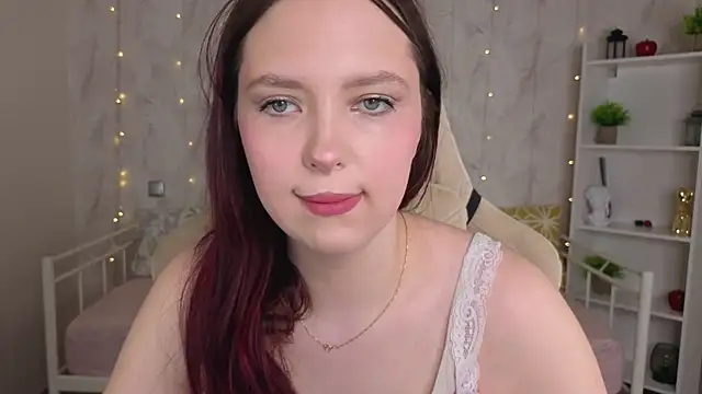 Monica  Queen online show from May 2026 05:33:01 AM