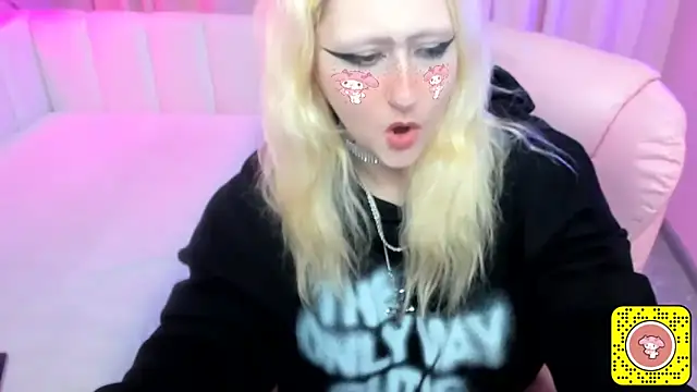 JuliaSharkk online show from November 2025 08:13:02 PM