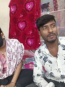 Snapshot of Love_Queen11 chatting on November 2025 06:58:01 PM Love Queen11 online show from November 2025 06:58:01 PM