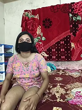 Snapshot of Love_Queen11 chatting on December 2025 04:40:02 PM Love Queen11 online show from December 2025 04:40:02 PM