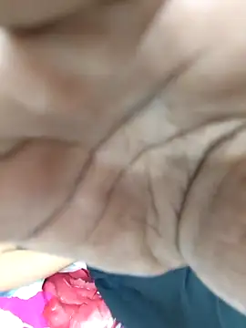 Snapshot of Love_Queen11 chatting on October 2025 08:35:01 AM Love Queen11 online show from October 2025 08:35:01 AM