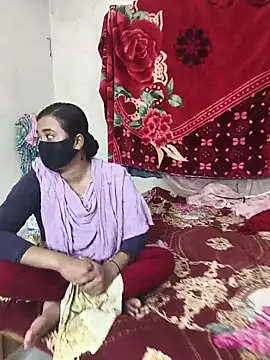 Snapshot of Love_Queen11 chatting on December 2025 05:16:01 PM Love Queen11 online show from December 2025 05:16:01 PM