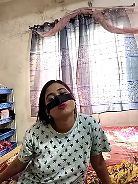 Snapshot of Love_Queen11 chatting on October 2025 08:48:02 AM Love Queen11 online show from October 2025 08:48:02 AM