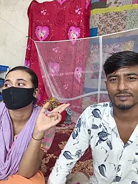 Snapshot of Love_Queen11 chatting on November 2025 05:28:02 PM Love Queen11 online show from November 2025 05:28:02 PM