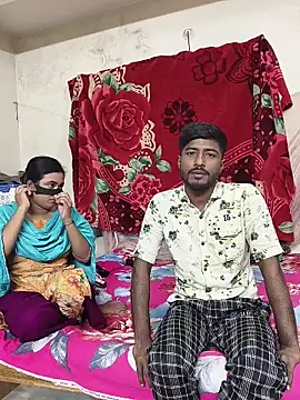 Snapshot of Love_Queen11 chatting on January 2026 04:43:02 PM Love Queen11 online show from January 2026 04:43:02 PM