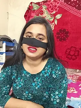 Snapshot of Love_Queen11 chatting on January 2026 04:25:01 PM Love Queen11 online show from January 2026 04:25:01 PM