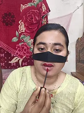 Snapshot of Love_Queen11 chatting on February 2026 04:04:01 PM Love Queen11 online show from February 2026 04:04:01 PM