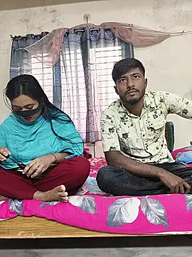 Snapshot of Love_Queen11 chatting on January 2026 08:29:02 AM Love Queen11 online show from January 2026 08:29:02 AM