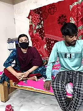 Snapshot of Love_Queen11 chatting on January 2026 04:22:02 PM Love Queen11 online show from January 2026 04:22:02 PM