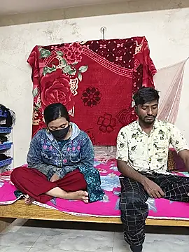 Snapshot of Love_Queen11 chatting on January 2026 04:35:02 PM Love Queen11 online show from January 2026 04:35:02 PM