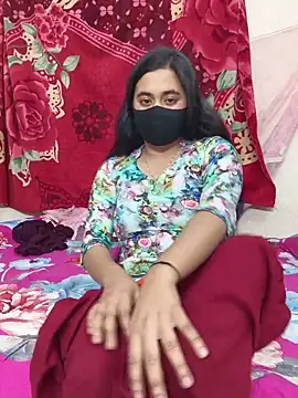 Snapshot of Love_Queen11 chatting on February 2026 04:49:02 PM Love Queen11 online show from February 2026 04:49:02 PM