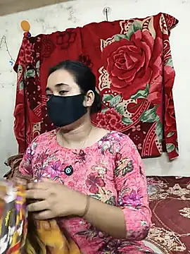 Snapshot of Love_Queen11 chatting on May 2026 04:51:01 PM Love Queen11 online show from May 2026 04:51:01 PM