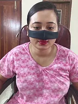 Love Queen11 online show from April 2026 06:38:02 AM