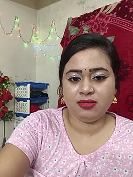 Snapshot of Love_Queen11 chatting on May 2026 03:47:01 PM Love Queen11 online show from May 2026 03:47:01 PM