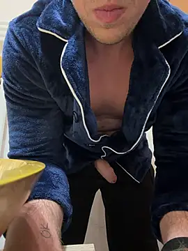 Italianofirenze online show from March 2026 09:37:01 PM