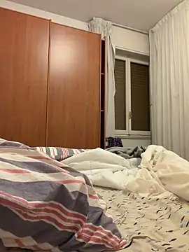 Italianofirenze online show from December 2025 05:57:05 PM