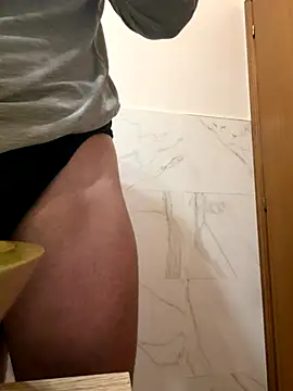 Snapshot of Italianofirenze chatting on October 2025 10:21:01 PM Italianofirenze online show from October 2025 10:21:01 PM