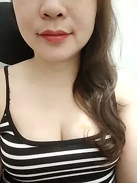 Girl Shy2000 online show from April 2026 11:00:02 PM