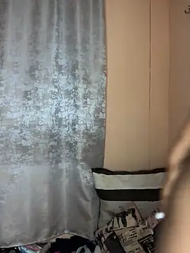 Snapshot of Caramel102004 chatting on November 2025 10:21:02 PM Caramel102004 online show from November 2025 10:21:02 PM