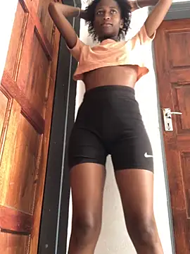 Caramel102004 online show from April 2026 09:37:01 AM