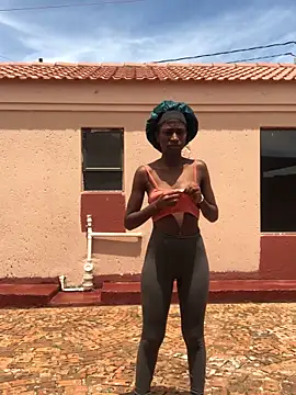 Caramel102004 online show from December 2025 09:01:01 AM