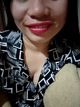 Snapshot of Meoweo_23 chatting on December 2025 08:43:02 PM Meoweo 23 online show from December 2025 08:43:02 PM