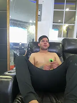 Moisesjrtapia online show from February 2026 02:01:02 AM