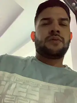 Moisesjrtapia online show from September 2025 06:41:02 AM