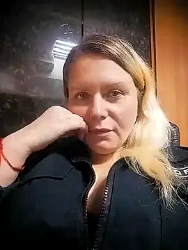 Snapshot of Fiona696 chatting on October 2025 03:38:02 PM Fiona696 online show from October 2025 03:38:02 PM