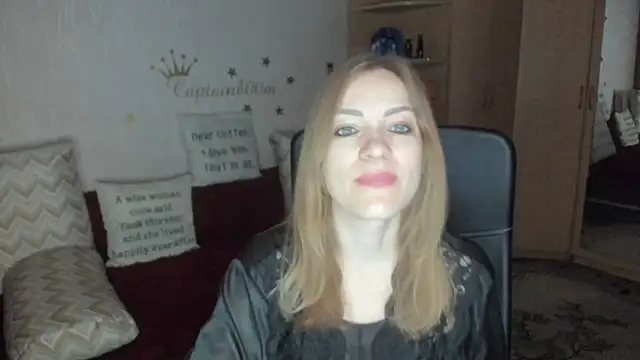 Tiffany Bates online show from October 2025 03:19:01 AM