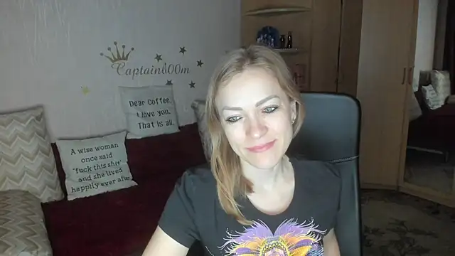 Tiffany Bates online show from October 2025 03:28:02 AM