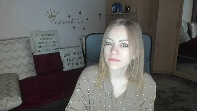 Tiffany Bates online show from November 2025 03:44:01 AM