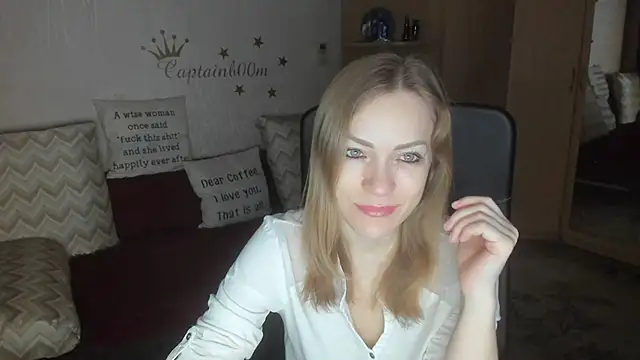 Tiffany Bates online show from November 2025 03:10:02 AM