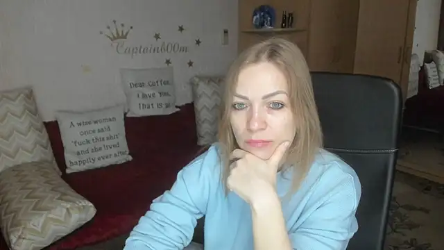 Tiffany Bates online show from November 2025 03:17:02 AM