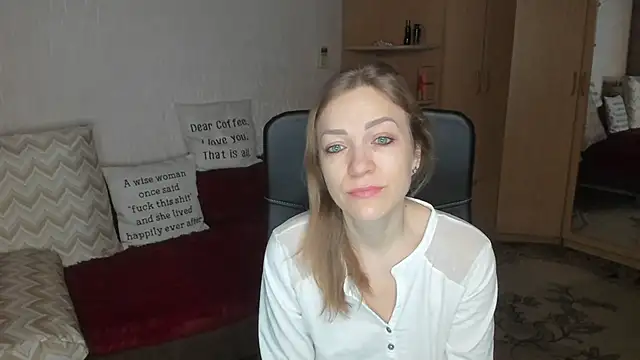 Tiffany Bates online show from December 2025 05:07:01 AM