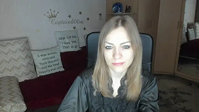 Tiffany Bates online show from December 2025 03:42:01 AM