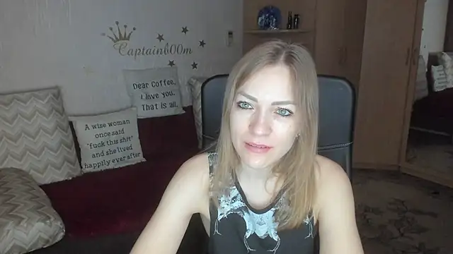 Tiffany Bates online show from November 2025 03:32:01 AM